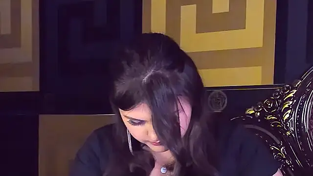 Snapshot of UR_BELLA chatting on October 10, 2025, 3:55 pm UR BELLA online show from October 10, 2025, 3:55 pm