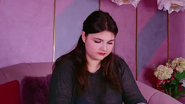 Snapshot of UR_BELLA chatting on October 18, 2025, 11:11 am UR BELLA online show from October 18, 2025, 11:11 am