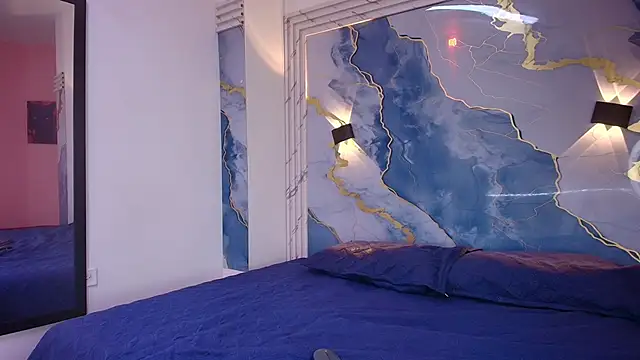 Evelin thompsson online show from September 9, 2025, 3:06 am