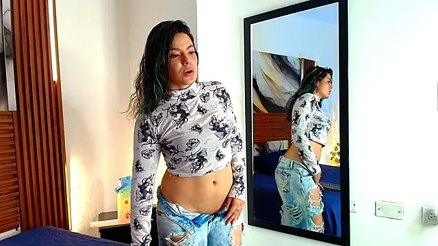 Evelin thompsson online show from November 25, 2025, 3:17 am