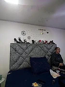 Snapshot of Shantey_Laurent chatting on April 7, 2026, 3:12 pm Shantey Laurent online show from April 7, 2026, 3:12 pm