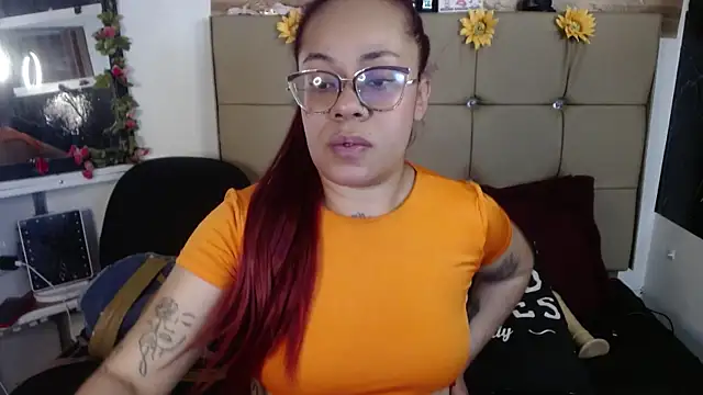 MIA  SPENCER online show from November 10, 2025, 12:04 pm