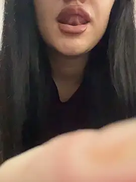 Molly-molly- online show from November 6, 2025, 7:20 am