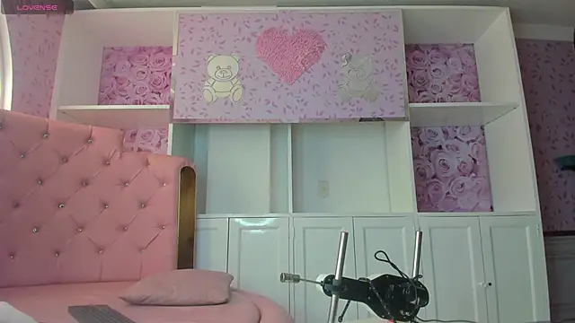 Snapshot of Teffy_Cute_ chatting on October 13, 2025, 3:12 pm Teffy Cute  online show from October 13, 2025, 3:12 pm