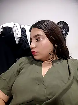Snapshot of Shell_Latina chatting on April 24, 2026, 4:37 am Shell Latina online show from April 24, 2026, 4:37 am