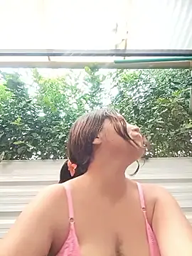 Snapshot of Shell_Latina chatting on June 2, 2026, 9:39 pm Shell Latina online show from June 2, 2026, 9:39 pm