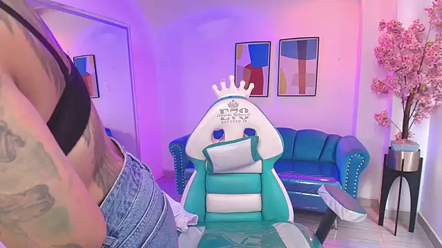 Snapshot of Black_roseee chatting on April 12, 2026, 4:01 pm Black roseee online show from April 12, 2026, 4:01 pm