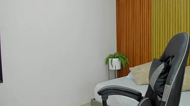 Snapshot of gisella15_ chatting on November 3, 2025, 7:26 pm gisella15  online show from November 3, 2025, 7:26 pm