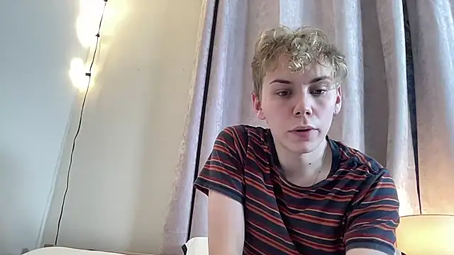 Snapshot of scottishtwink01 chatting on September 10, 2025, 7:03 pm scottishtwink01 online show from September 10, 2025, 7:03 pm