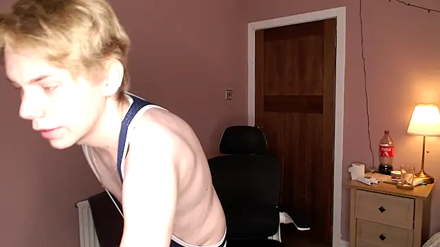 Snapshot of scottishtwink01 chatting on September 15, 2025, 2:39 pm scottishtwink01 online show from September 15, 2025, 2:39 pm