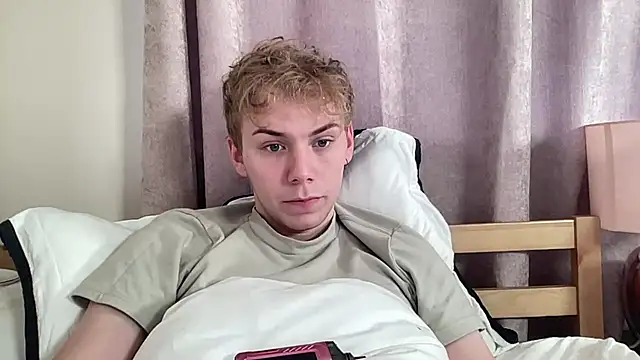 Snapshot of scottishtwink01 chatting on September 20, 2025, 1:34 pm scottishtwink01 online show from September 20, 2025, 1:34 pm