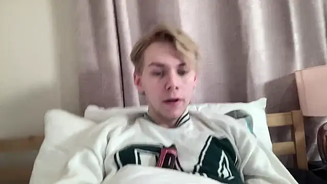 Snapshot of scottishtwink01 chatting on October 2, 2025, 11:23 pm scottishtwink01 online show from October 2, 2025, 11:23 pm
