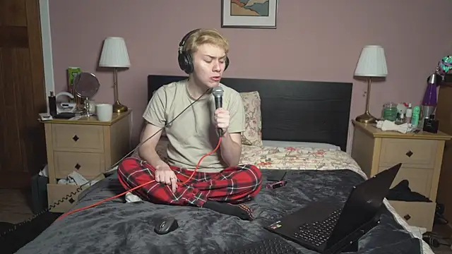 scottishtwink01 online show from January 9, 2026, 1:47 pm