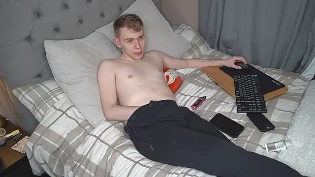 scottishtwink01 online show from March 29, 2026, 11:49 pm