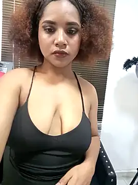 Snapshot of SofyTaylori chatting on October 17, 2025, 2:52 pm SofyTaylori online show from October 17, 2025, 2:52 pm