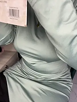 Snapshot of rhizanthella_ chatting on January 16, 2026, 7:29 pm rhizanthella online show from January 16, 2026, 7:29 pm