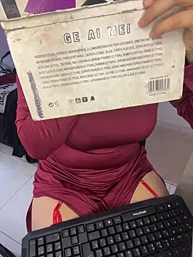 Snapshot of rhizanthella_ chatting on February 7, 2026, 3:27 pm rhizanthella online show from February 7, 2026, 3:27 pm