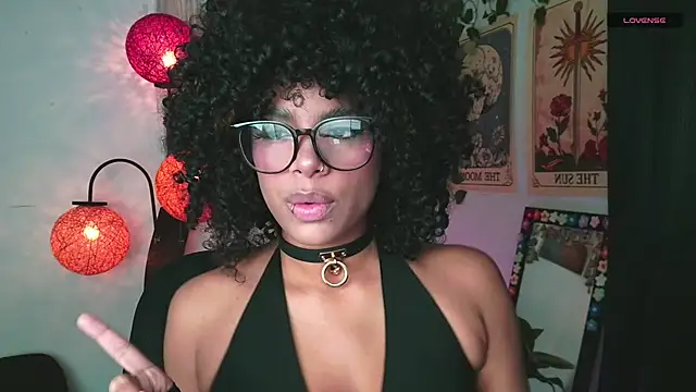 Snapshot of Raven_luv chatting on September 14, 2025, 9:25 pm Raven luv online show from September 14, 2025, 9:25 pm