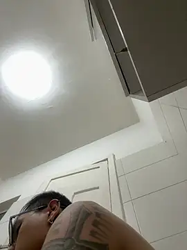 samuelcher online show from April 4, 2026, 5:06 am