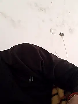 ThiagoFernandezChancay25 online show from September 13, 2025, 7:35 pm