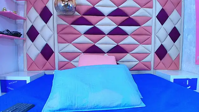 abbyrouss  online show from September 23, 2025, 3:09 am