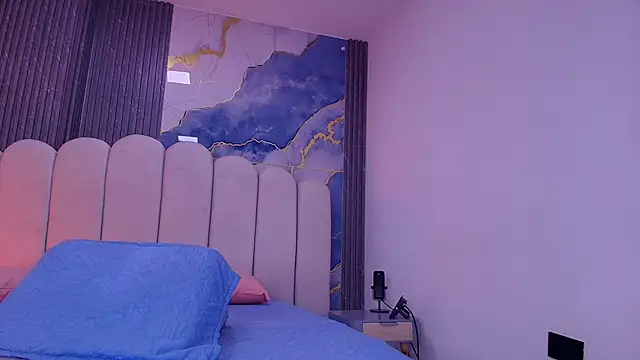 abbyrouss  online show from April 1, 2026, 3:07 am