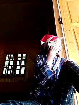 Snapshot of -Xuka-200 chatting on October 19, 2025, 9:32 am -Xuka-200 online show from October 19, 2025, 9:32 am