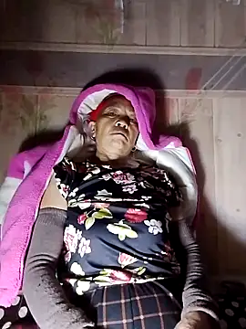 -Xuka-200 online show from November 5, 2025, 10:10 pm