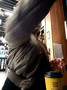 Jessie Queen 1 online show from November 26, 2025, 8:04 am