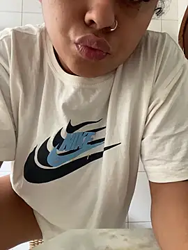 Snapshot of ___seusegredo chatting on February 17, 2026, 2:13 pm seusegredo online show from February 17, 2026, 2:13 pm