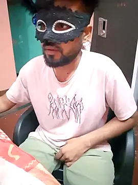 soniriyaa010101 online show from February 9, 2026, 5:50 pm