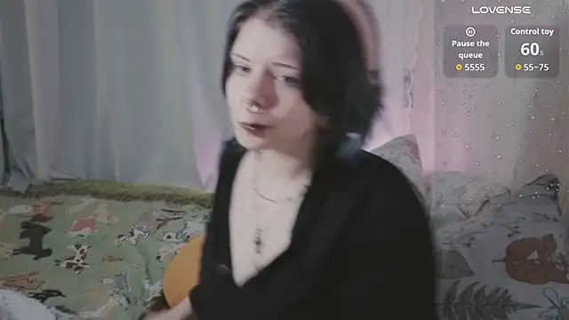 Snapshot of Alice_Zev chatting on June 2, 2026, 12:12 am Alice Zev online show from June 2, 2026, 12:12 am
