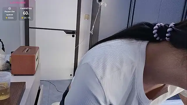 luckckcj online show from October 4, 2025, 2:20 am