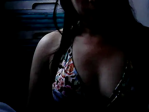 yoursPinayMama1682 online show from November 18, 2025, 11:15 pm