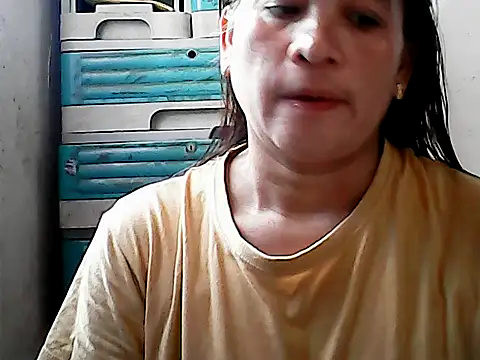 yoursPinayMama1682 online show from November 25, 2025, 12:21 am