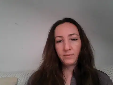 Valessya online show from May 13, 2026, 2:03 pm
