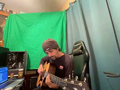 Snapshot of Stringin69 chatting on November 12, 2025, 3:12 pm Stringin69 online show from November 12, 2025, 3:12 pm