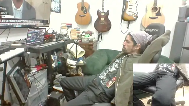 Snapshot of Stringin69 chatting on February 8, 2026, 7:12 am Stringin69 online show from February 8, 2026, 7:12 am