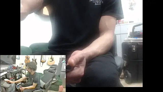 Snapshot of Stringin69 chatting on February 17, 2026, 12:07 am Stringin69 online show from February 17, 2026, 12:07 am