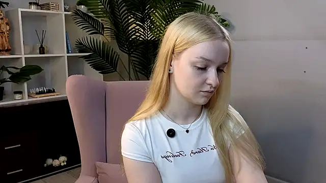 KrishnaSimmons online show from September 10, 2025, 8:36 am