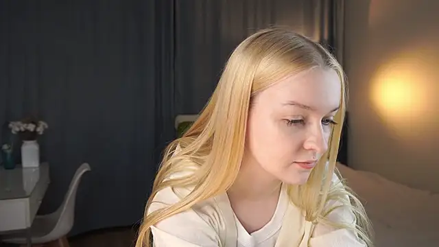 KrishnaSimmons online show from September 13, 2025, 7:35 pm