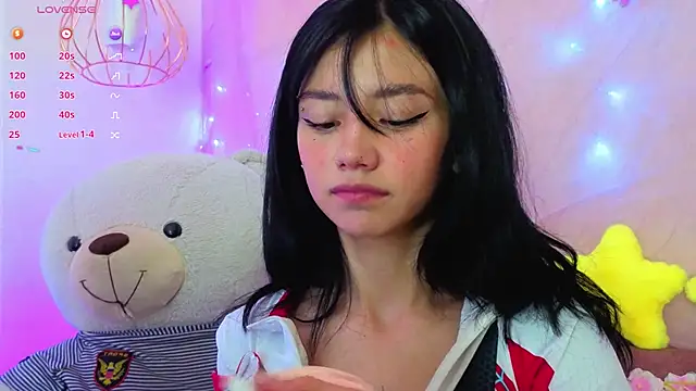 april bennett online show from April 15, 2026, 1:07 pm