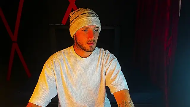 Snapshot of Angels21cm chatting on September 19, 2025, 2:57 am Angels21cm online show from September 19, 2025, 2:57 am