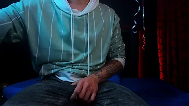 Snapshot of Angels21cm chatting on October 1, 2025, 3:34 am Angels21cm online show from October 1, 2025, 3:34 am