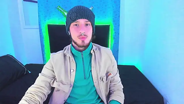 Snapshot of Angels21cm chatting on October 5, 2025, 3:49 am Angels21cm online show from October 5, 2025, 3:49 am