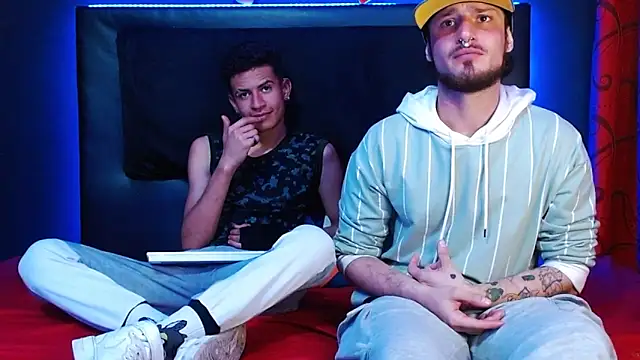 Snapshot of Angels21cm chatting on October 7, 2025, 4:20 am Angels21cm online show from October 7, 2025, 4:20 am