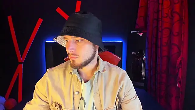 Snapshot of Angels21cm chatting on October 21, 2025, 3:29 am Angels21cm online show from October 21, 2025, 3:29 am