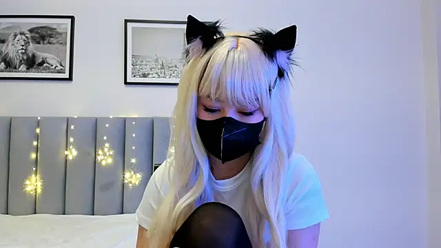 yanyaan online show from February 11, 2026, 8:03 pm