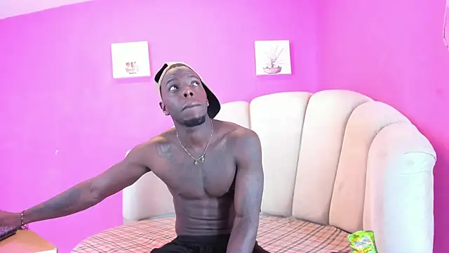 Snapshot of kingmaverickx chatting on October 24, 2025, 12:01 pm kingmaverickx online show from October 24, 2025, 12:01 pm