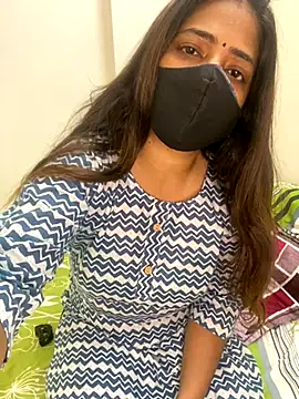 Snapshot of hottie_jenny9 chatting on October 6, 2025, 5:49 am hottie jenny9 online show from October 6, 2025, 5:49 am